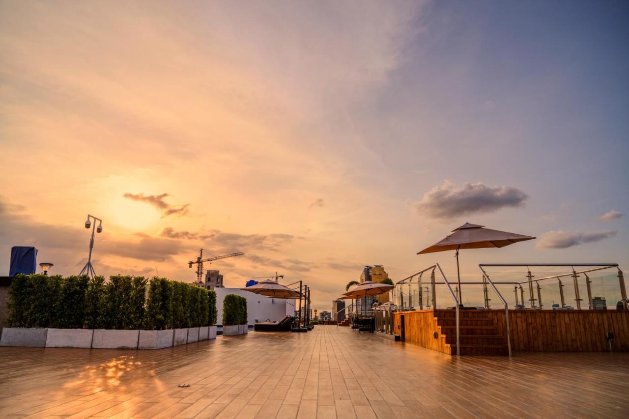 Ocean Hotel พนมเปญ ภายนอก รูปภาพ