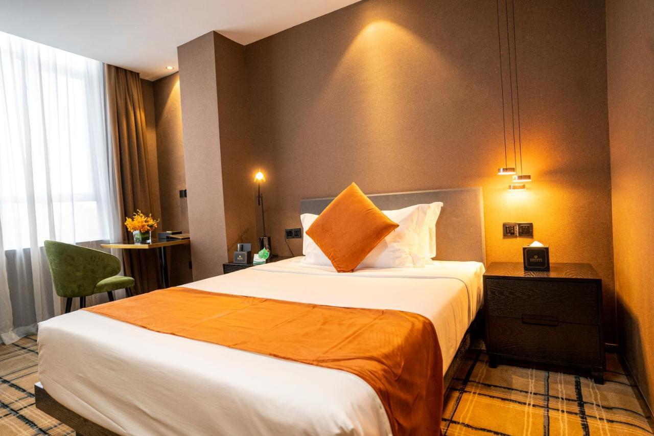 Ocean Hotel พนมเปญ ภายนอก รูปภาพ