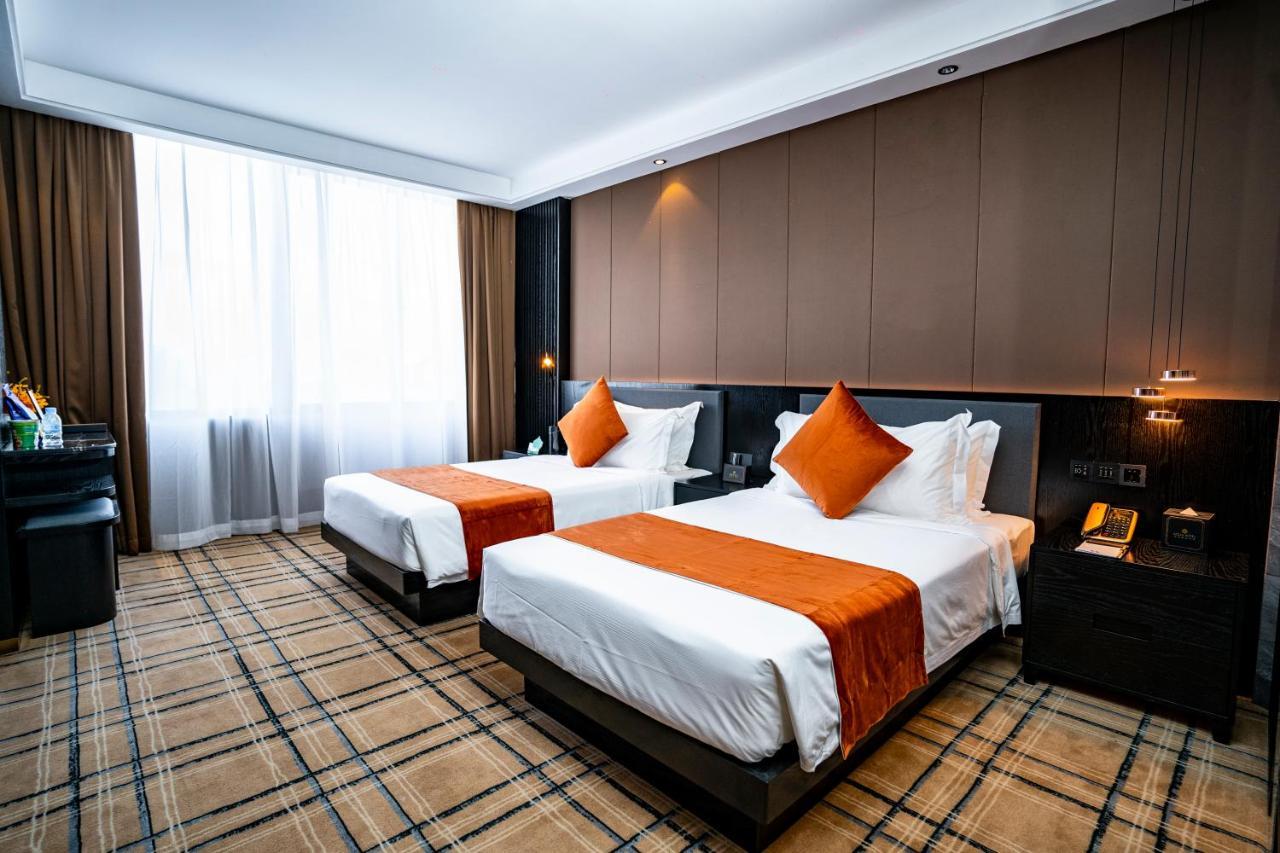Ocean Hotel พนมเปญ ภายนอก รูปภาพ