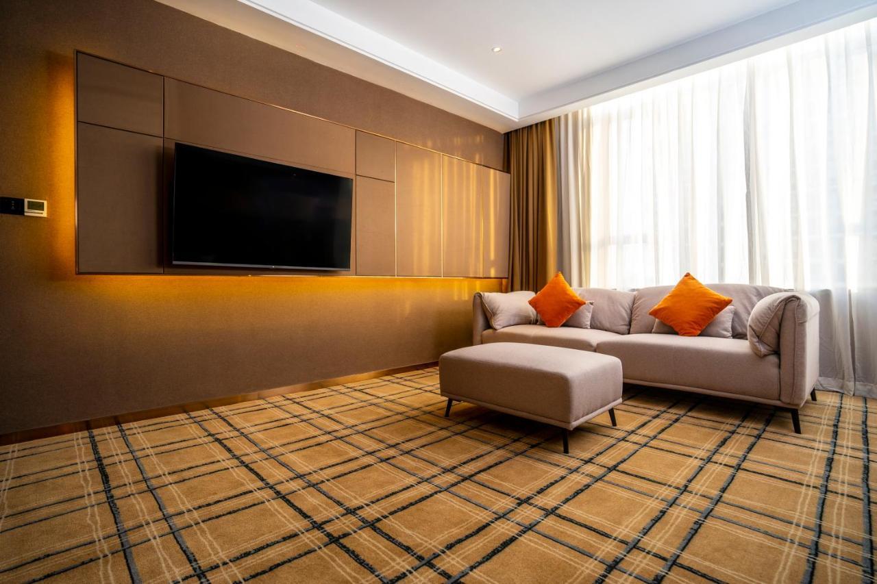 Ocean Hotel พนมเปญ ภายนอก รูปภาพ