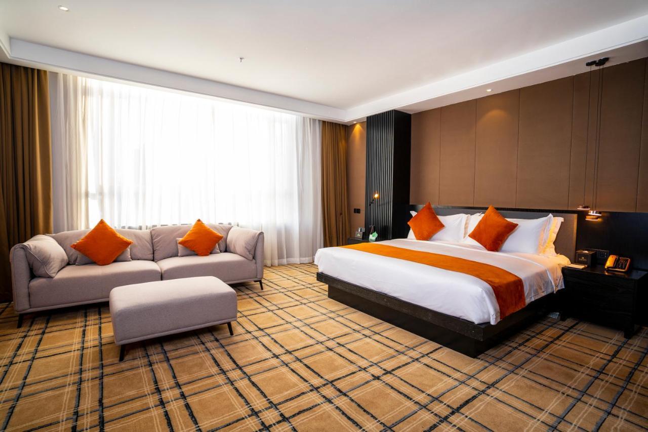 Ocean Hotel พนมเปญ ภายนอก รูปภาพ