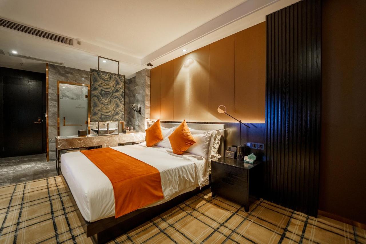Ocean Hotel พนมเปญ ภายนอก รูปภาพ