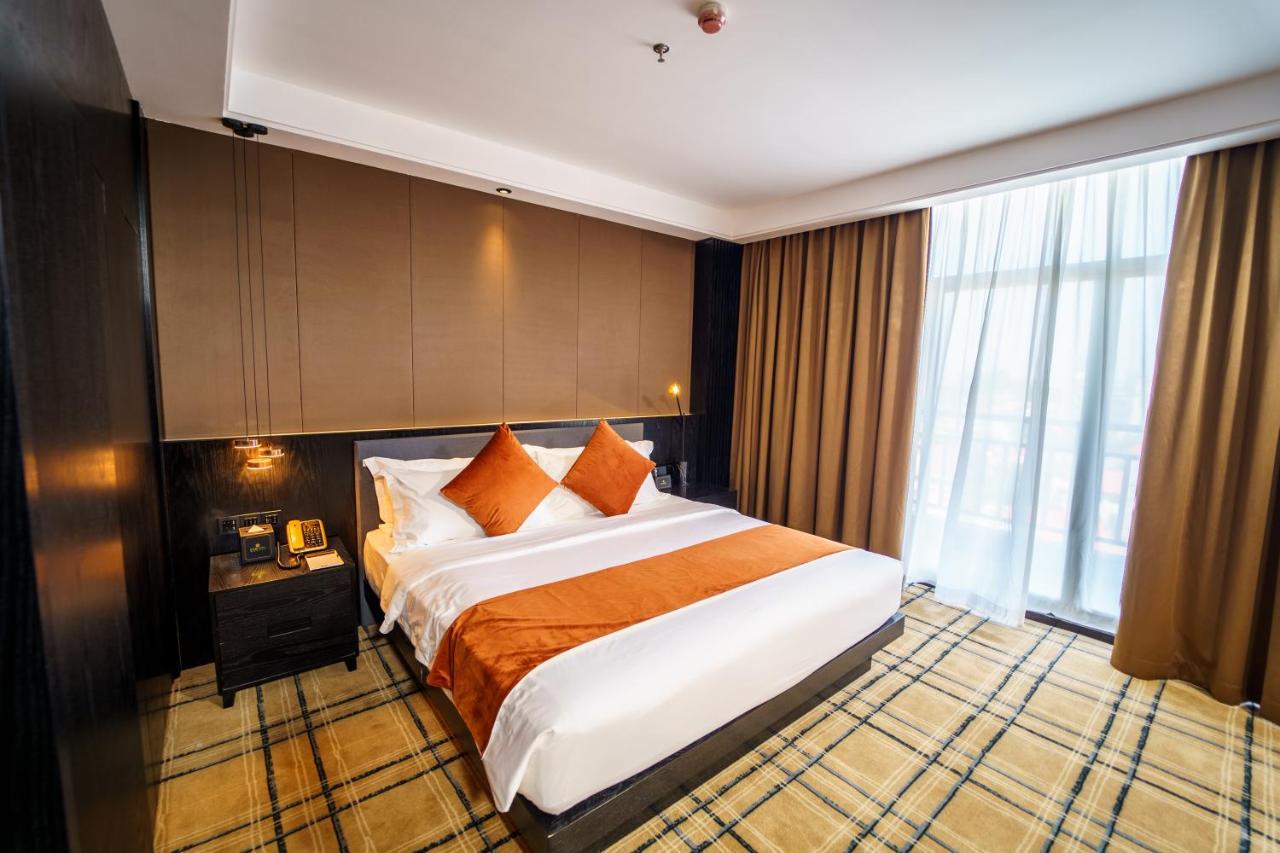 Ocean Hotel พนมเปญ ภายนอก รูปภาพ