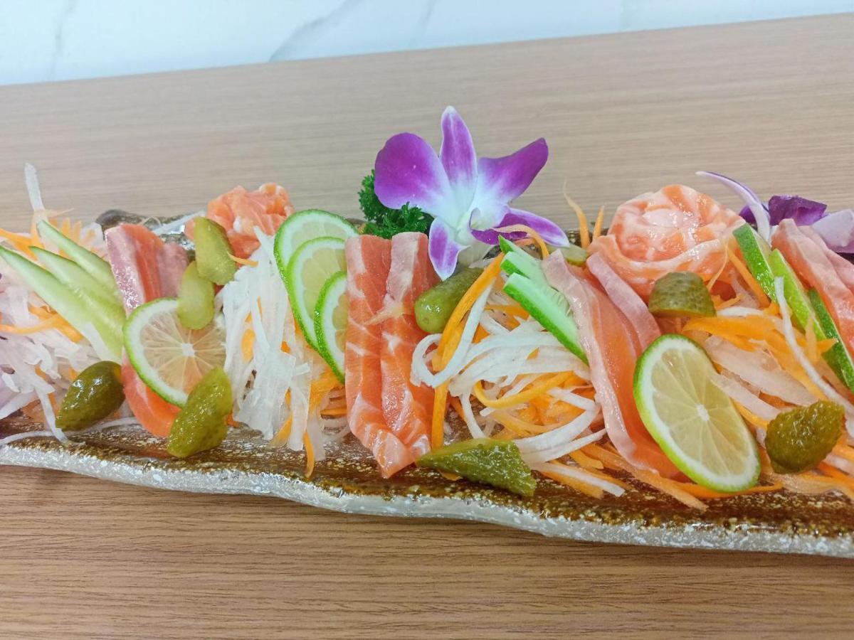 Ocean Hotel พนมเปญ ภายนอก รูปภาพ