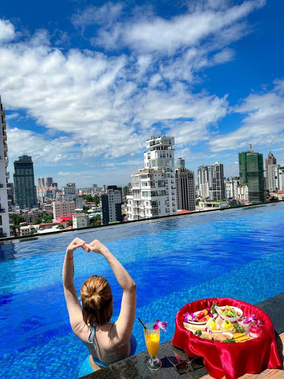 Ocean Hotel พนมเปญ ภายนอก รูปภาพ