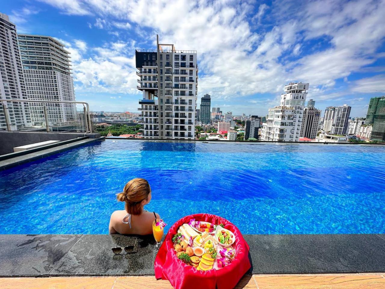 Ocean Hotel พนมเปญ ภายนอก รูปภาพ